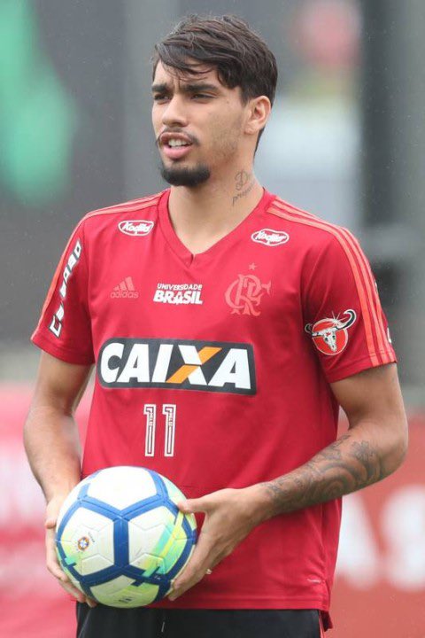 venecasagrande's tweet image. O Flamengo enviou nas últimas horas a proposta (documento oficial) ao West Ham para ter Lucas Paquetá já nesta janela. A oferta gira em torno de 40 milhões de euros. A operação é difícil, mas, com paciência (e com muita vontade do atleta), a diretoria do Fla vai tentando amolecer…
