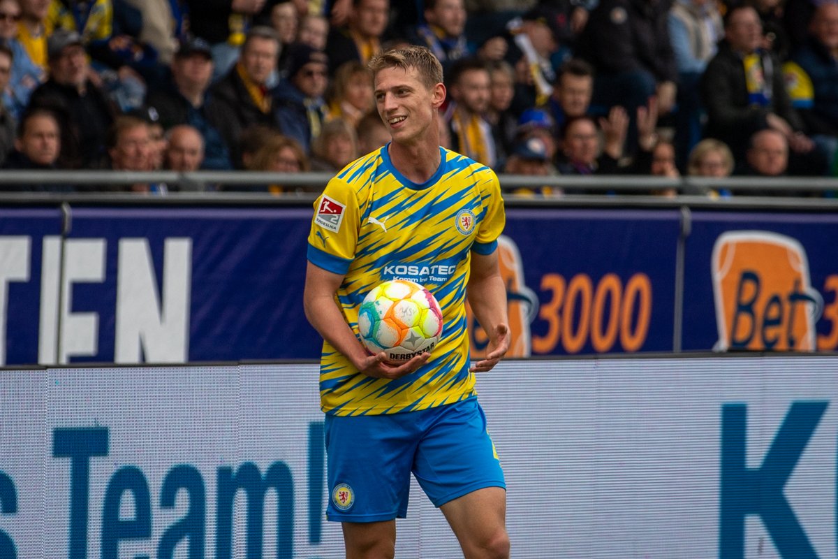 DanielKB__'s tweet image. Lion Lauberbach bliver ikke Brøndbys nye angriber alligevel. Han vil hellere til Venezia i Italien og kæmpe for oprykning lyder det fra tipsbladet. 
Brøndby mangler stadig en angriber, og endnu et rygte løber ud i sandet tipsbladet.dk/nyhed/generell…
#BrøndbyIF #Transfer #Superliga