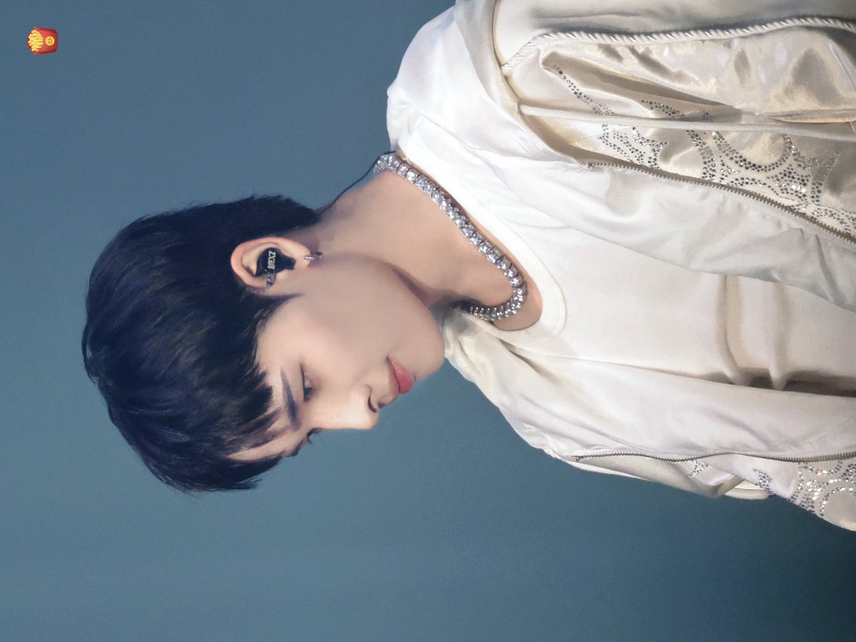 Friesssyooni's tweet image. 시간이 진짜 빨리 간다.. 벌써 하루 좋아한 지 2년이 됐다. 멋진 아이돌이 되는 걸 보니 너무 행복하다!!

춤 잘 추는 하루 생일축하해!! 
태어나줘서 곰아워~!!
항상 행복하고 건강했으면 좋겠다!!

♡ 언제나 하루편 ♡ 앞으로도 사랑해 ♡

#HAPPY_HARU_DAY 
#나의하루_생일축하해
#하루 #HARU