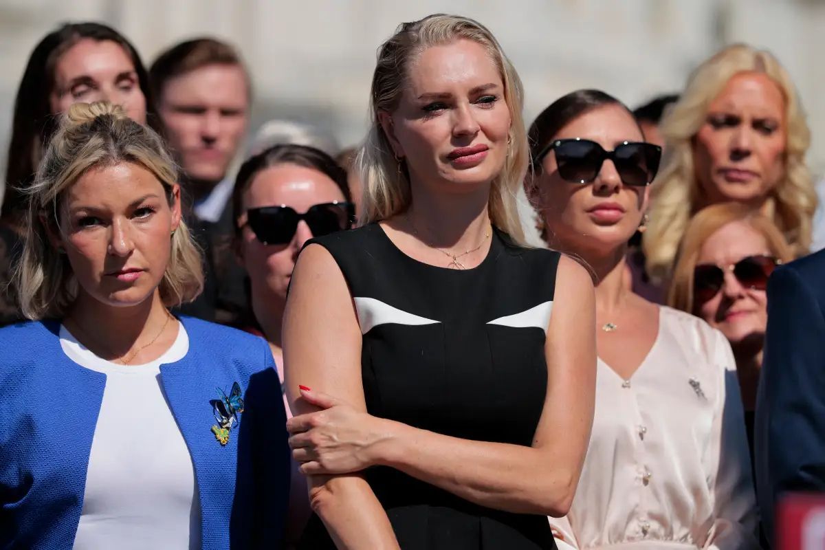 AmberWoods100's tweet image. A month overdue. Zero accountability.
The Epstein Files Transparency Act is the law. DOJ is in violation.

They’re not “working on it.” They’re stalling it.