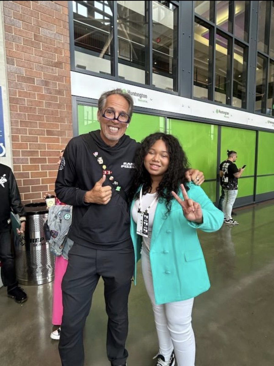 Nyla Hayes ⏰️🎙🦕👑 tweet media