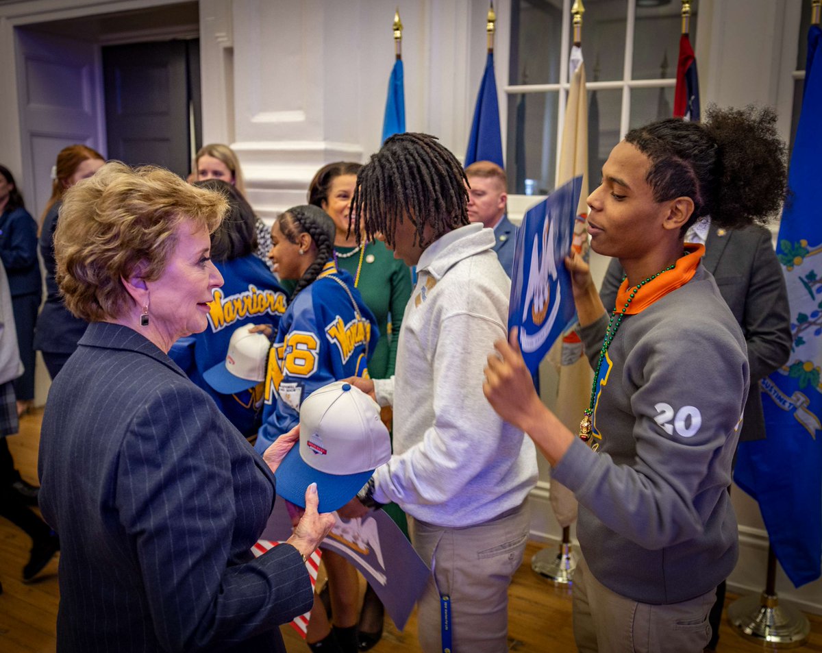 doelouisiana's tweet image. Civics education took center stage at @sbw_warriors for the @usedgov History Rocks! tour. 

@EDSecMcMahon was joined by @LAGovJeffLandry, @cadebrumley, &amp;amp; @BESE_LA to celebrate America’s upcoming 250th birthday and spotlight civics education. #laed #lalege #lagov