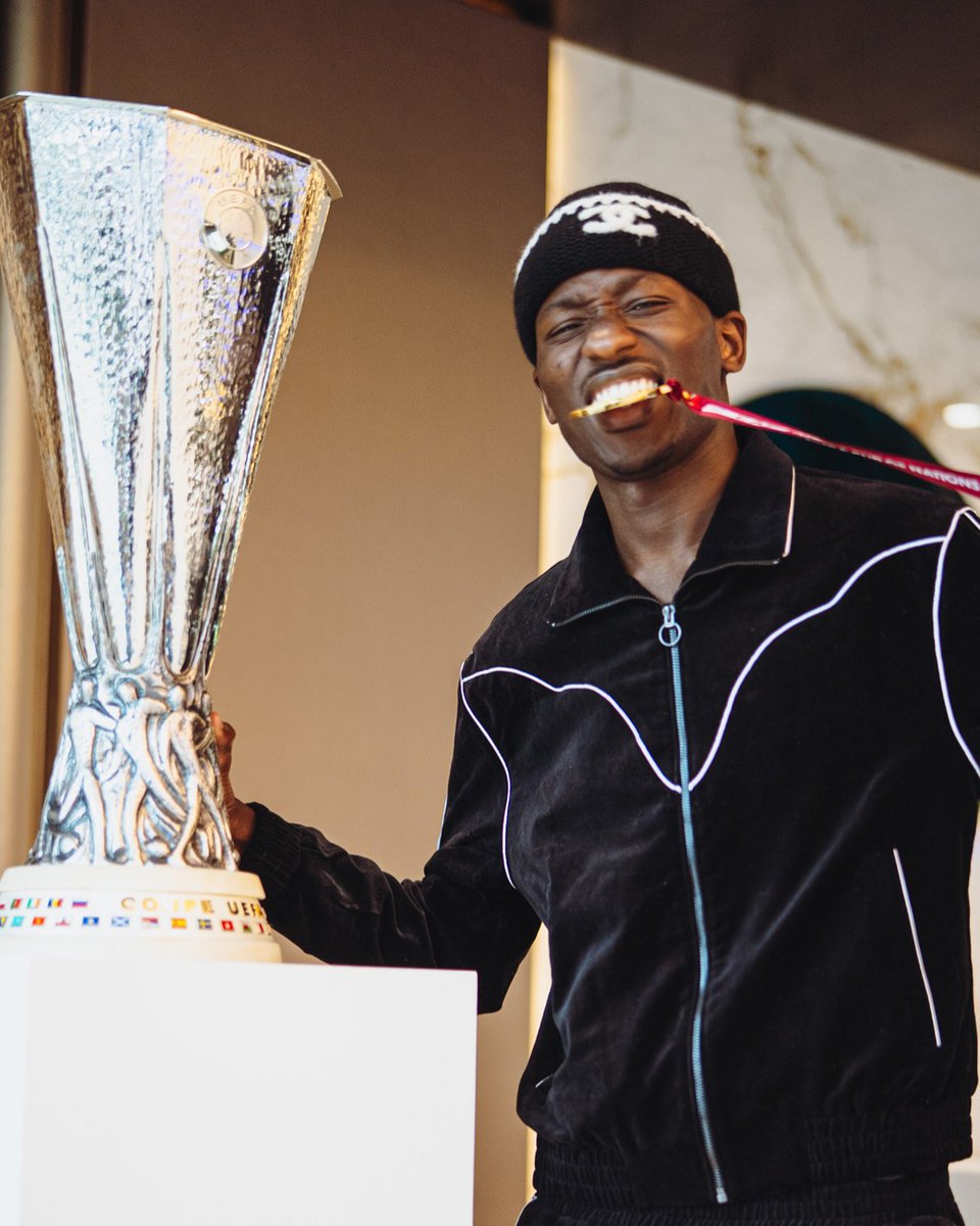 토트넘 공식 계정의 사르 관련 이미지