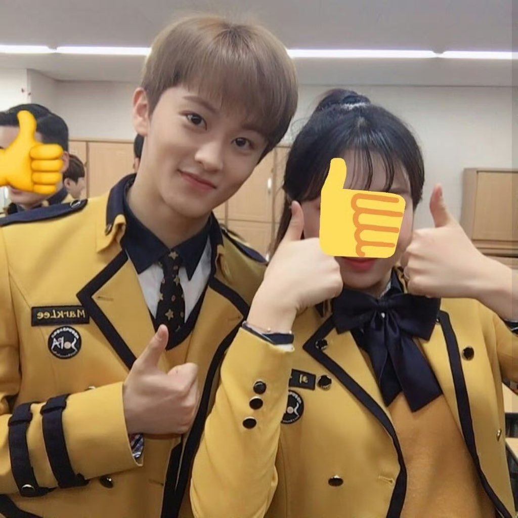 faiakacotton's tweet image. สมัยโสภาฮีฮอตยันป้ายชื่อ คนอื่นป้ายชื่อภาษาเกาหลีฮีเด็กนอกอิมพอร์ตแคนาดาป้ายชื่อก็เขียนอิ้ง MarkLeeไปเลย