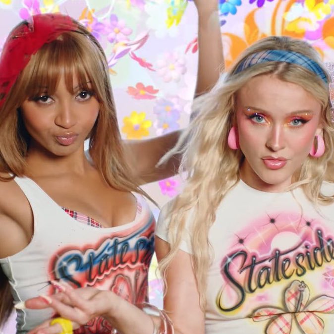 PopBase's tweet image. ‘Stateside’ by Pinkpantheress and Zara Larsson rises to a new peak of #21 (+8) on the Global Spotify chart with 2.45 million streams.