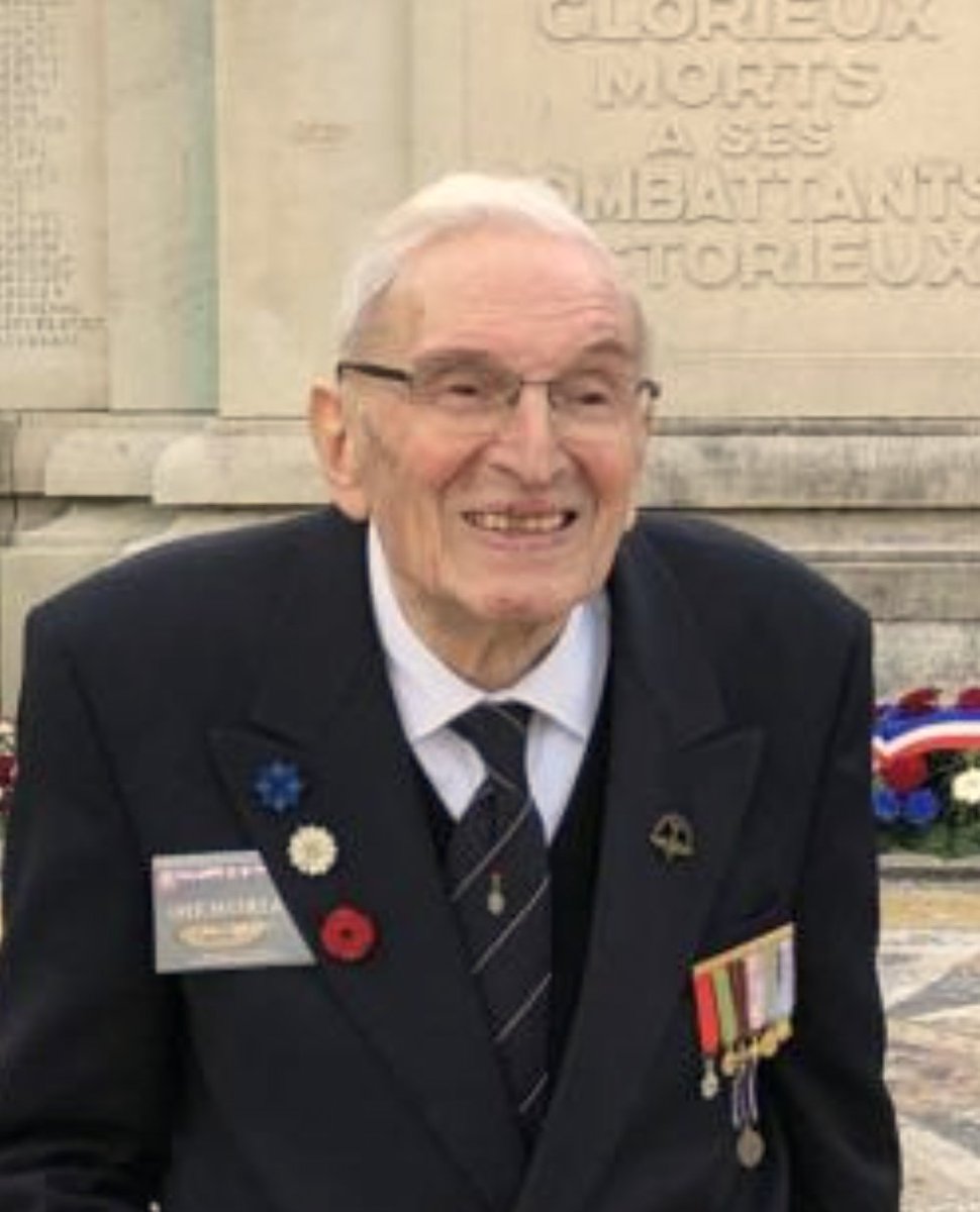 paroles_la's tweet image. Longtemps maire, il n'avait jamais quitté la ferme de Penette. Il faut dire qu'il y était né il y a 99 ans. Il faut dire aussi qu'avec sa famille il y secourut les dizaines d'aviateurs abattus dans la région. Un résistant s'en est encore allé. Le dernier de l'Eure. Pierre Lemarié