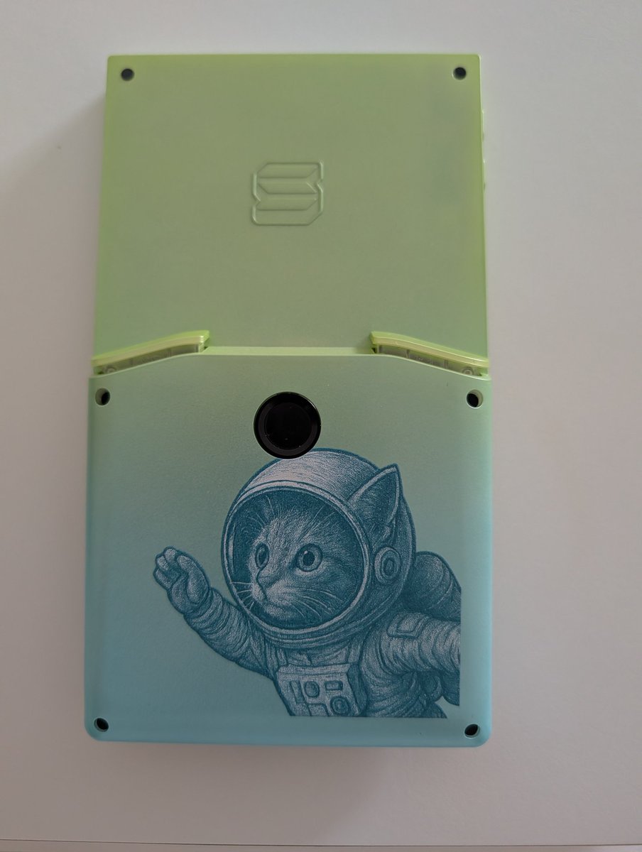 GeekLad's tweet image. Got my @JupiterExchange branded @playsolana PSG1 this week!