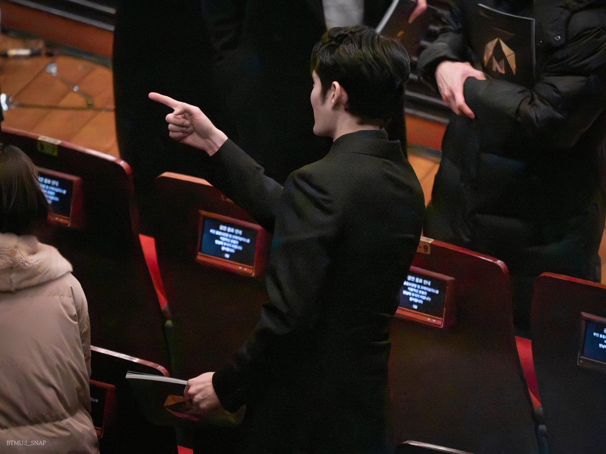 260119 한국뮤지컬어워즈 10회

#서경수 배우님

플북 손에 꼬옥 쥐고있어🥹
⠀