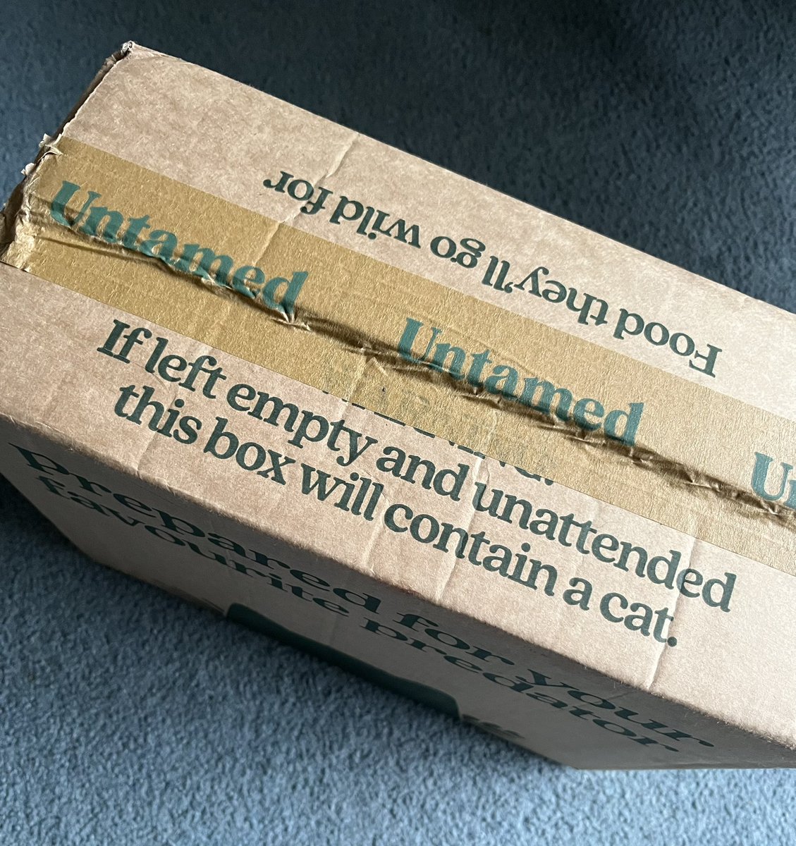 Mammabell15's tweet photo. Subscription delivery for my best girl ๐โโฌ message on the top made me chuckle ๐
#cats #catinabox #untamed https://t.co/n3pAadBrdu