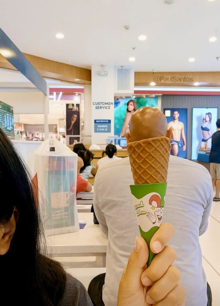 مارکیٹ میں آئسکریم کریم کا نیو وریژن 
تازہ تازہ کانوں کے ساتھ