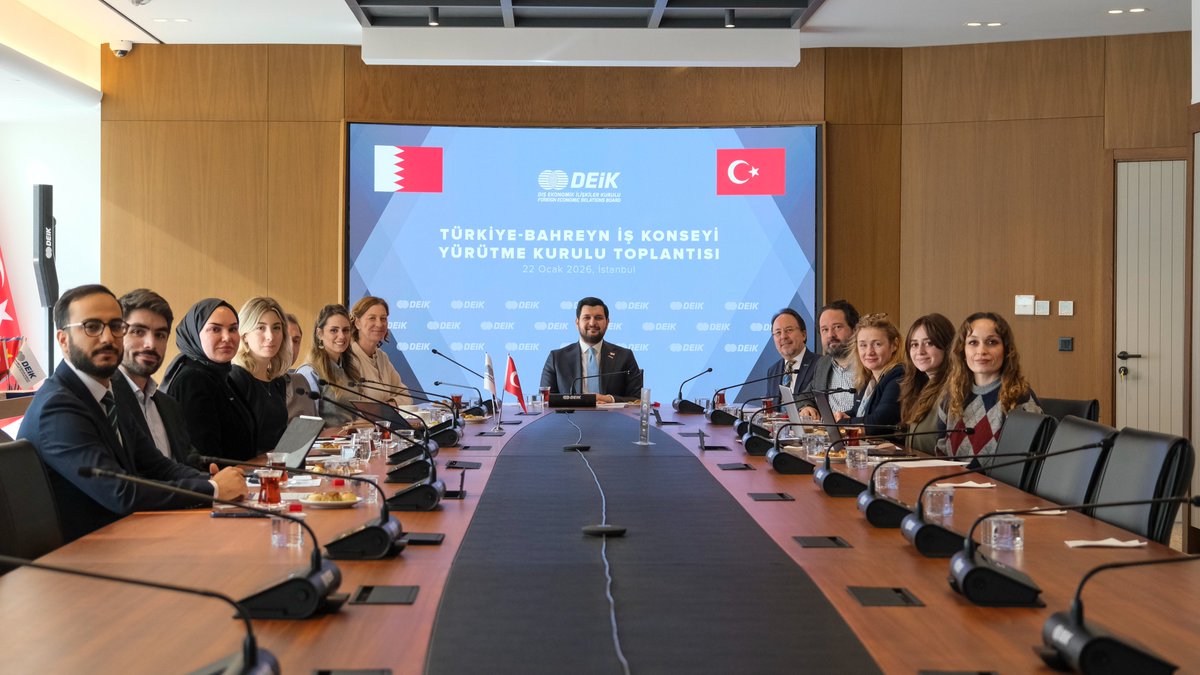 deikiletisim's tweet photo. Türkiye-Bahreyn İş Konseyimiz, @FurkanAkbal  başkanlığında, hibrit olarak toplantı gerçekleştirdi.

İş konseyi Başkan Yardımcıları'nın belirlendiği toplantıda,
🔹 İş Konseyi'nin gelecek dönem faaliyet planları ve hedefleri,
🔹 İki ülke arasındaki iş birliği fırsatları değerlendirildi.

🇹🇷🇧🇭
#İşimizTicariDiplomasi