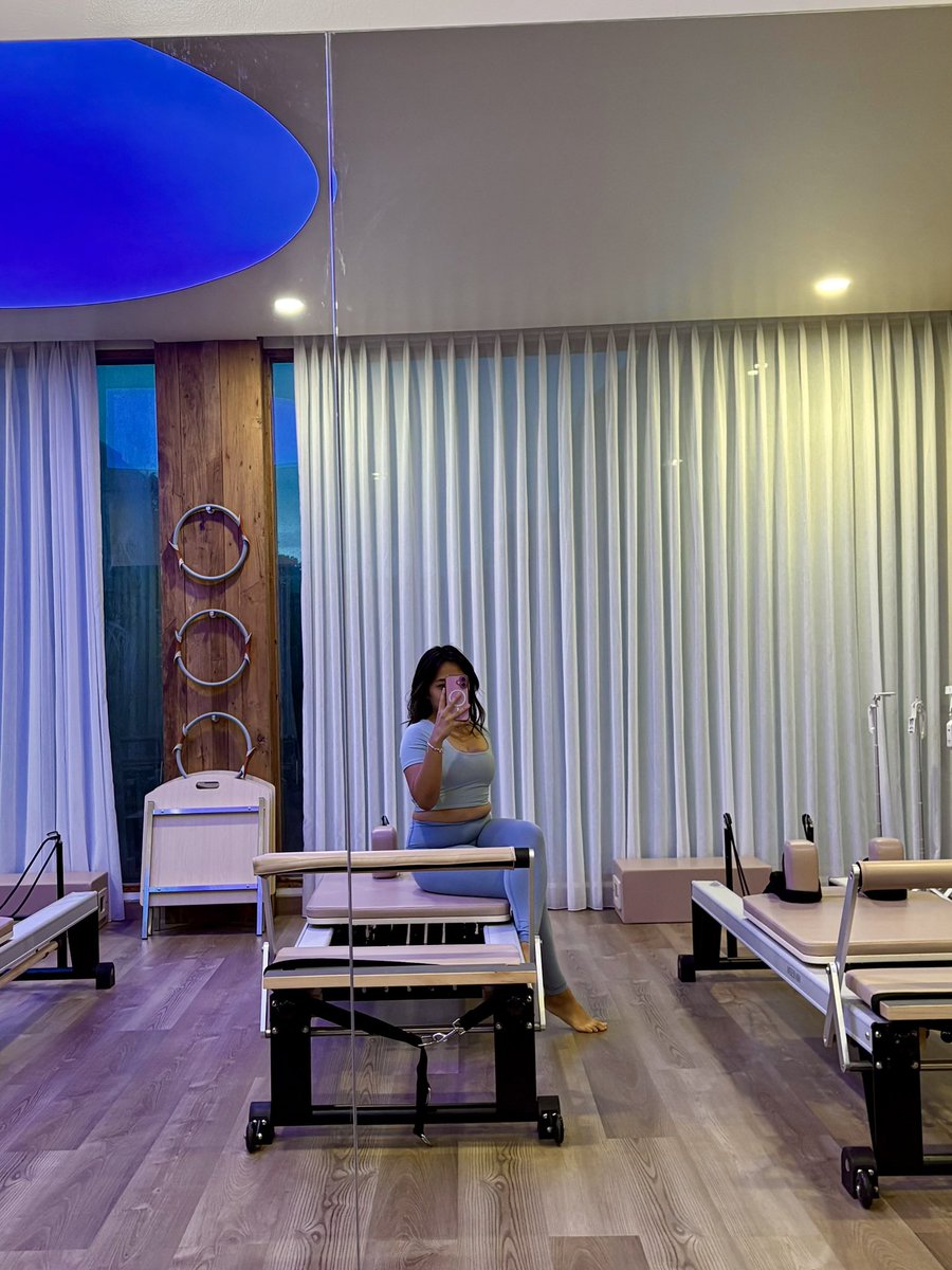 Back at pilates class again