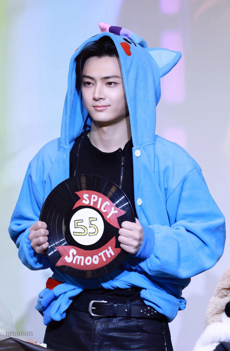 EN7ernally's tweet image. jay as sparkles 😭 so cute 😭