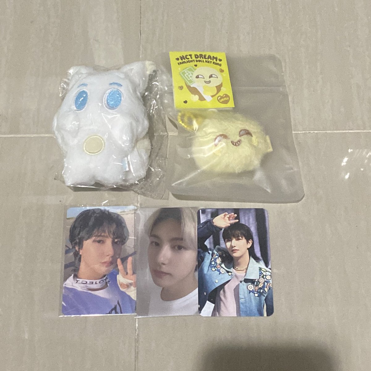 jaemjne's tweet photo. WTS // WANT TO SELL

Magnet doll keyring renjun (sealed exc pc) + fanlight doll keyring chenle sealed + pc smini dreamscape pc album reload pc benefit 100K won dream finder renjun

💫 INA
💫 Avail for Worldwide or WW

700K

qrt this tweet "mau"

🏷 injeolmi dehet photocard nct https://t.co/m5qZsOCsDK
