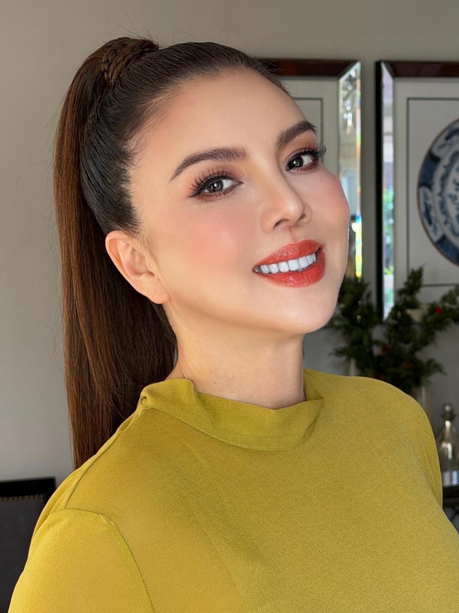 CaguilarFanpage's tweet photo. Reposted • ig a_tiwakorn 

Always do my best with @c_aguilar สวยสว่างไสว ไม่ต้องตามแฟชั่นมากแต่แน่นอน #beautymakeup #makeuplooks #cleanbeauty #makeup  #เอรักทุกคน ❤️❤️❤️

ติ๊นา คริสติน่า
#ChristinaAguilar https://t.co/wUJX5jrlHV