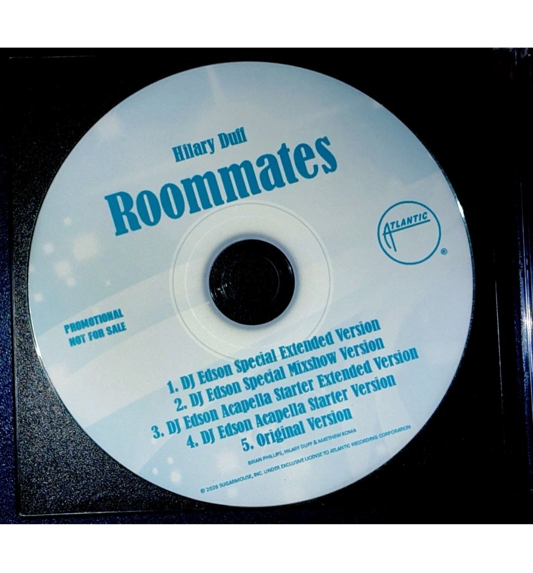 HD_WithLove's tweet photo. @AtlanticRecords Hello, are these Promo CDs real? ☺️ https://t.co/zkYnF0KqKA