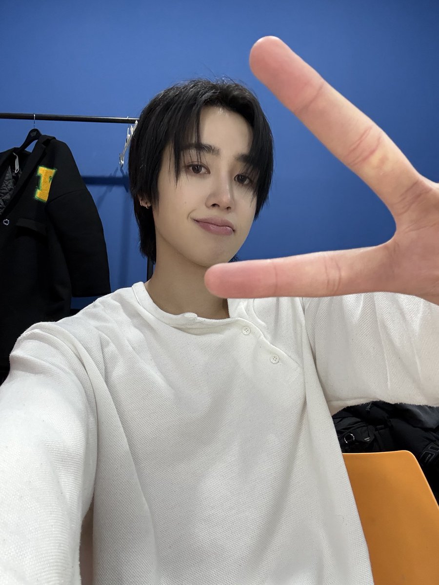 xikers_official's tweet photo. [#헌터] 브이~
#xikers #싸이커스 https://t.co/vSm1rqNHgT