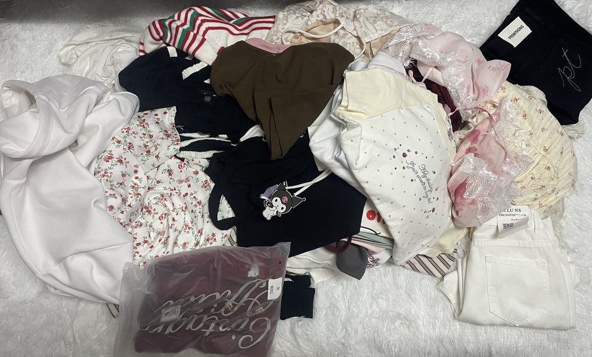 callmearisa_jk's tweet image. พรีวิวงาน มีมากกว่าในรูป

ลงพรุ่งนี้ 19.00 (23/1/69) 📦shipping 45 รี+ปัก ลด 5฿ ปักรอเยยใครให้เรียก

#ส่งต่อเสื้อผ้า #ส่งต่อff #ส่งต่อเสื้อผ้ามือสอง #ส่งต่อcintage #ส่งต่อเสื้อผ้ามือสองสภาพดี #ส่งต่อเสื้อผ้าราคาถูก #โล้ะตู้ #ส่งต่อstylist #ส่งต่อbeming