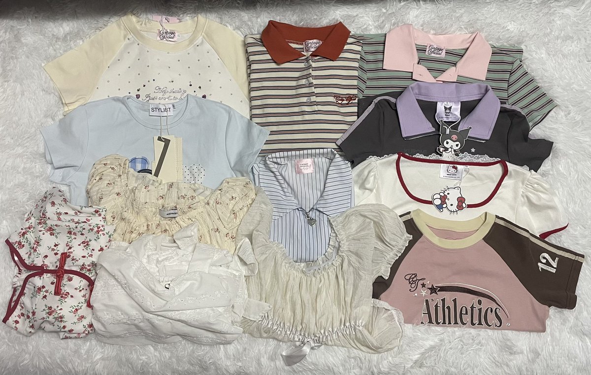 callmearisa_jk's tweet image. พรีวิวงาน มีมากกว่าในรูป

ลงพรุ่งนี้ 19.00 (23/1/69) 📦shipping 45 รี+ปัก ลด 5฿ ปักรอเยยใครให้เรียก

#ส่งต่อเสื้อผ้า #ส่งต่อff #ส่งต่อเสื้อผ้ามือสอง #ส่งต่อcintage #ส่งต่อเสื้อผ้ามือสองสภาพดี #ส่งต่อเสื้อผ้าราคาถูก #โล้ะตู้ #ส่งต่อstylist #ส่งต่อbeming