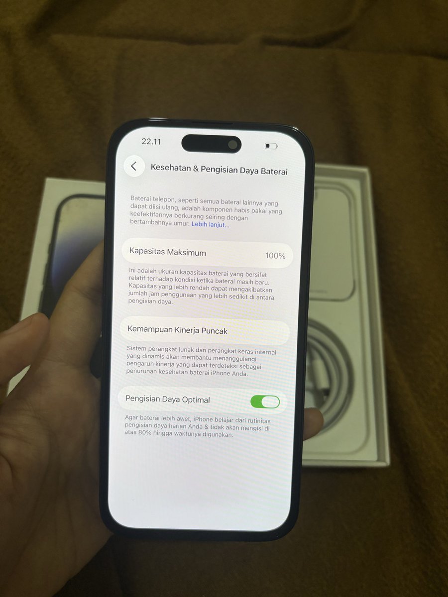 WTS IPHONE tweet media