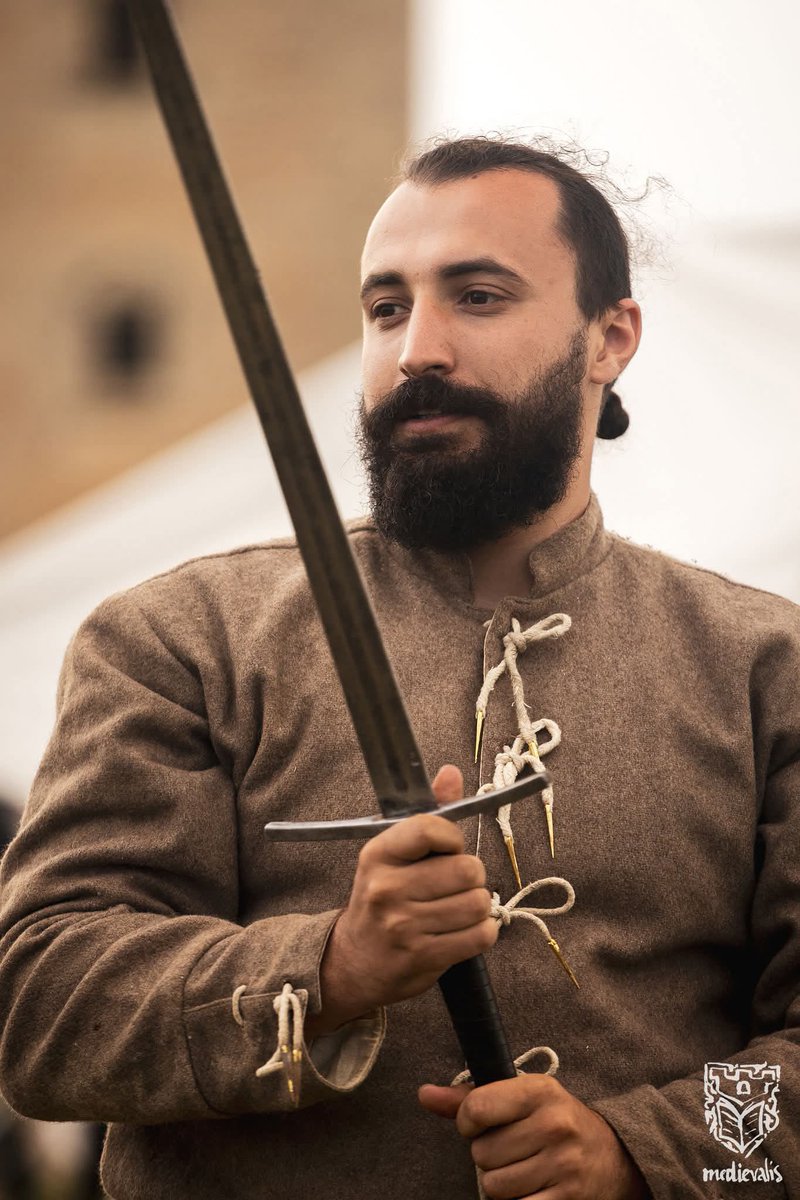ElBaronJack's tweet photo. XXIII Encuentro de Grupos de Recreación Medieval en Ciutadilla (Lleida) Mayo 2025

#HEMA #esgrimahistórica #espadalarga #caballero #medieval #recreaciónhistórica #sigloxv #middleage https://t.co/deIHJSYdOk