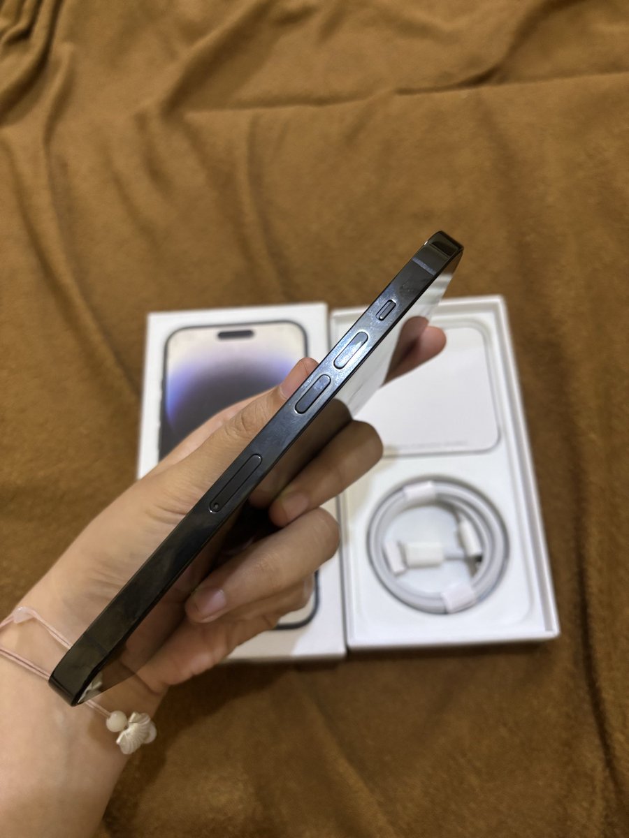 WTS IPHONE tweet media