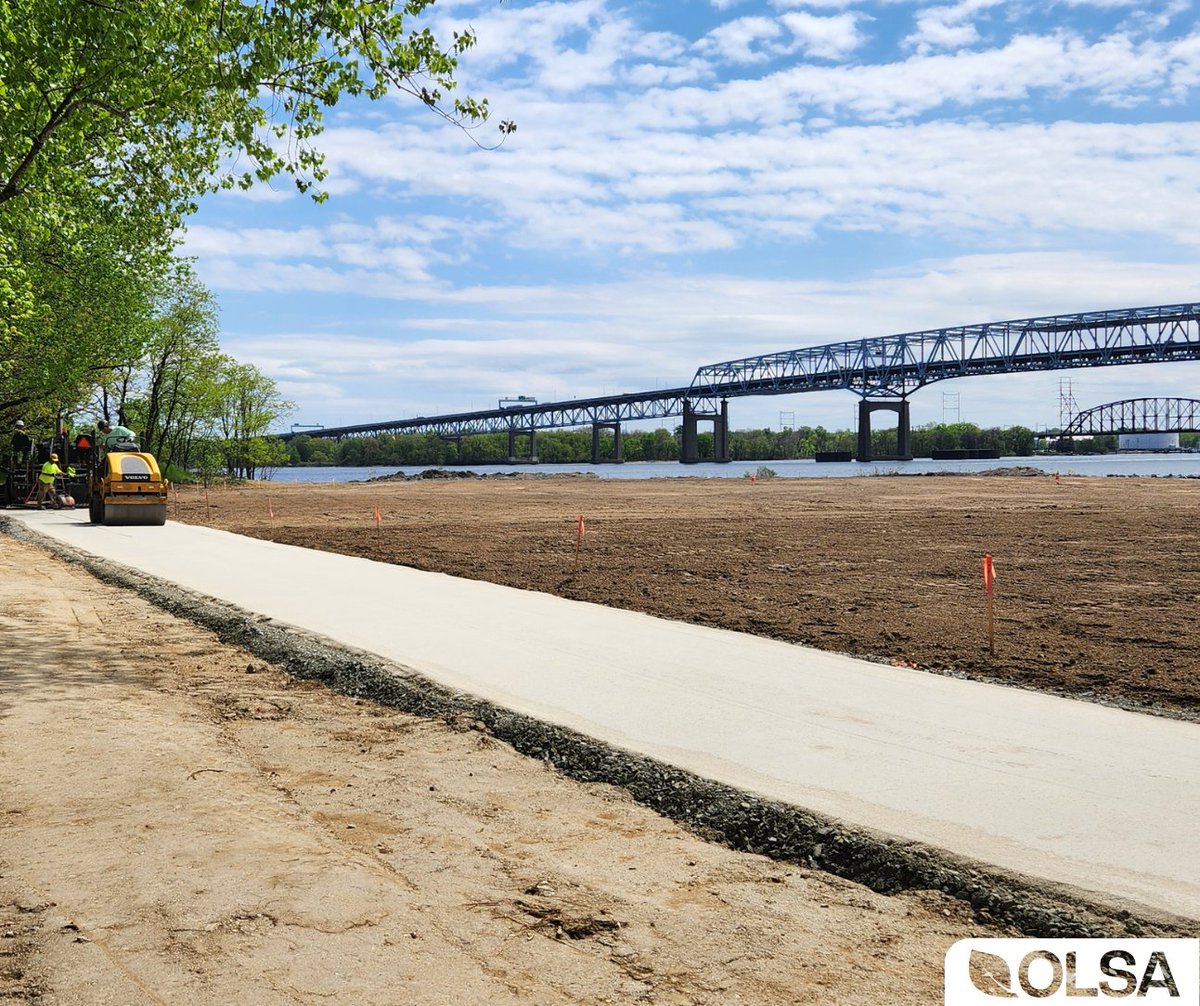 This close-up captures the installation of Organic-Lock Stabilized Aggregate (OLSA) at Borski Park in Philadelphia.  Explore this case study here: organic-lock.com/borski-park-ph… 

#OLSA #OrganicLockStabilizedAggregate #SustainableDesign #GreenInfrastructure #LandscapeArchitecture
