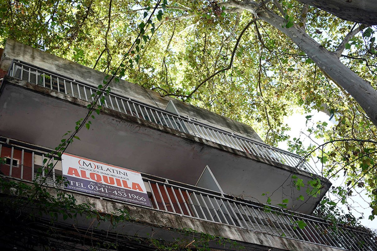 #Trascendental La suba de los alquileres en Rosario sigue muy por encima de la inflación "Hay una pérdida del poder adquisitivo muy marcada. En el último año se registraron aumentos del 60% en los alquileres. Los jubilados ya no pueden acceder al alquiler <a href="/ArielDOrazio/">Ariel D'Orazio</a>