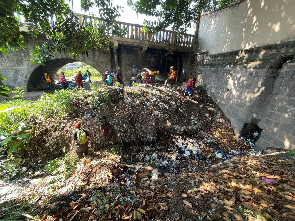 AlcaldiaDCHN's tweet photo. 🚮♻️ Con la campaña Guerra Contra la Basura, recolectamos desde el 2022 al 2025, más de 38,700 toneladas de desechos en la capital, recuperando espacios públicos y fortaleciendo la limpieza de la ciudad.

❤️¡Lo hecho con el corazón, está bien hecho!

#GuerraContraLaBasura #CapitalLimpia #CuidemosLaCiudad #GestiónAmbiental #HechoConElCorazón