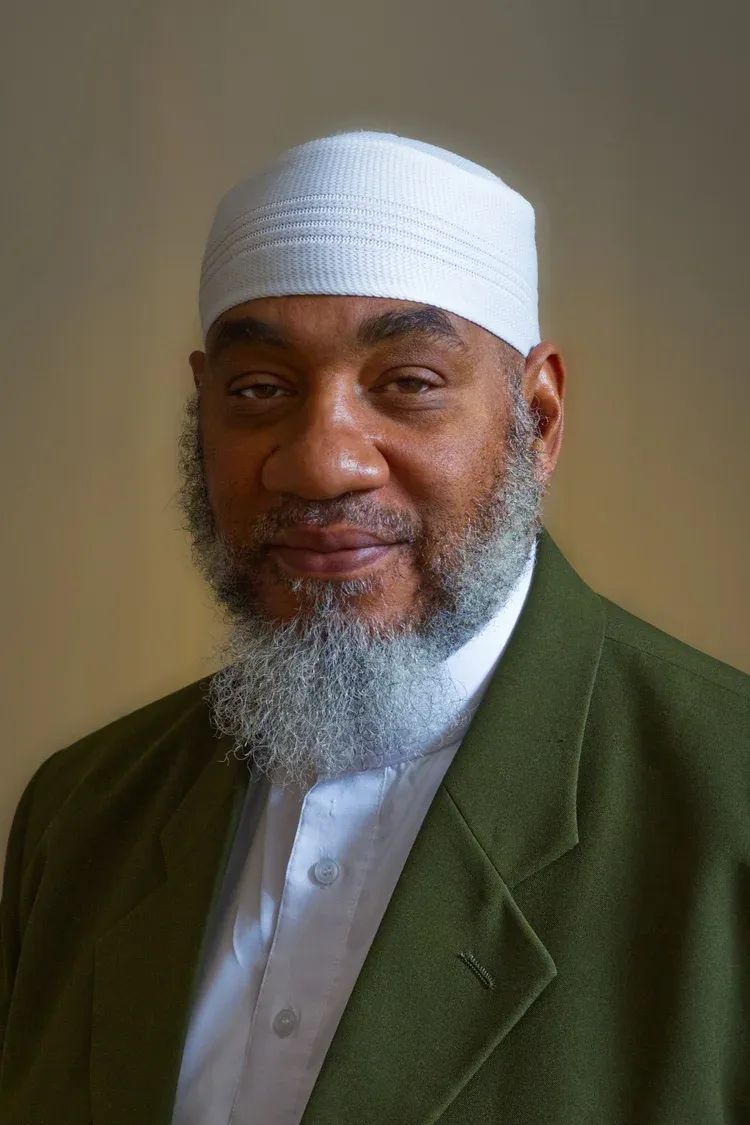 Meet Muhammad Amin Anderson was born in Philadelphia and raised by a Christian preacher. 

As a young man, he lost his way to crime, drugs, and gang life led him to a 30-year prison sentence.

Behind bars, his life changed. He discovered Islam, found peace and dignity, and says