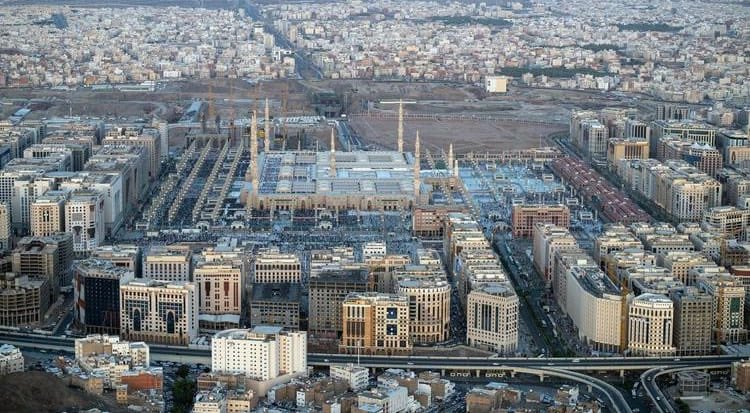 اعتباراً من اليوم، وبقرار رسمي..

تملك العقار للأجانب في مكة المكرمة والمدينة المنورة يقتصر على الشركات السعودية، وعلى الأفراد المسلمين من داخل المملكة وخارجها.

-