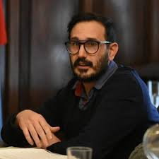 "Alquilar un departamento de 2 dormitorios hoy en Rosario sale $600000, a eso debemos sumarle las expensas e impuestos. Para renovar un contrato o seguir alquilando, la gente se endeuda con las tarjetas de crédito o incurre en morosidad con el pago de los impuestos <a href="/ArielDOrazio/">Ariel D'Orazio</a>