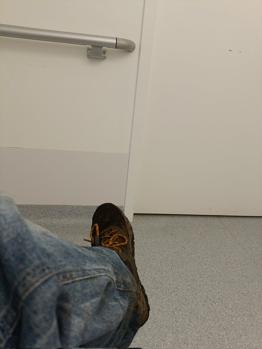 Glen Lora tweet media