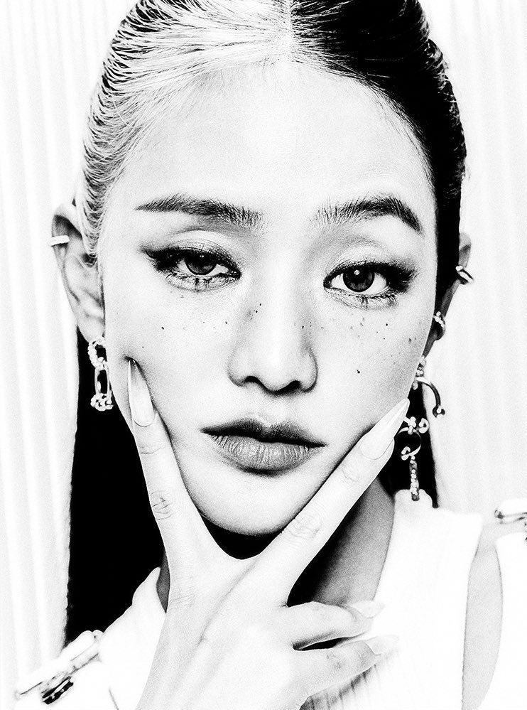 should be illegal to be this pretty