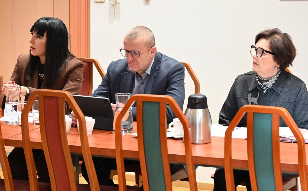 Dziś odbyło się pierwsze spotkanie zespołu ds. zagospodarowania terenów KWK Bielszowice. Rozmawialiśmy m.in. o koncepcjach zagospodarowania, ochronie zabytków, dostępności komunikacyjnej oraz działaniach na rzecz poprawy stanu Potoku Bielszowickiego.