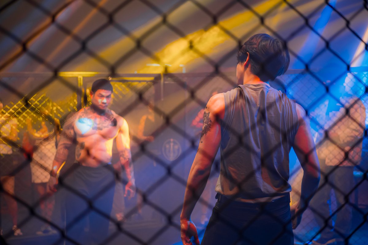 DareYouToDeath's tweet image. นี่สินะ แผ่นหลังของผู้ชายที่ปกป้องเราได้
#DareYouToDeathEP5
[PHOTO BEHIND THE SCENES]

@ChenRcj