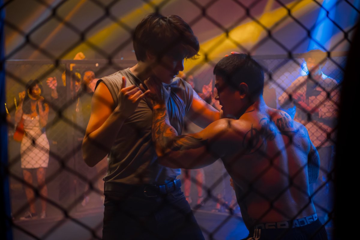 DareYouToDeath's tweet image. นี่สินะ แผ่นหลังของผู้ชายที่ปกป้องเราได้
#DareYouToDeathEP5
[PHOTO BEHIND THE SCENES]

@ChenRcj