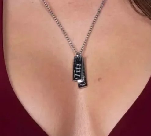 Yo no puedo creer que lleve un collar del TITI!! ES QUE ME MUEROOO