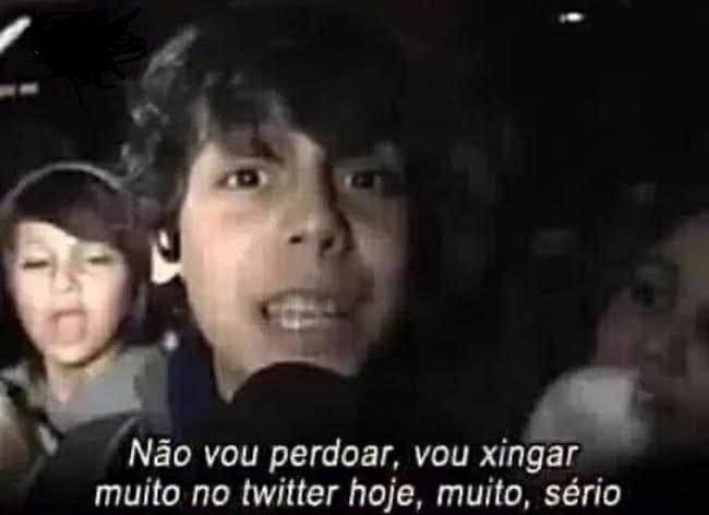 A warner sabotando a ludmilla