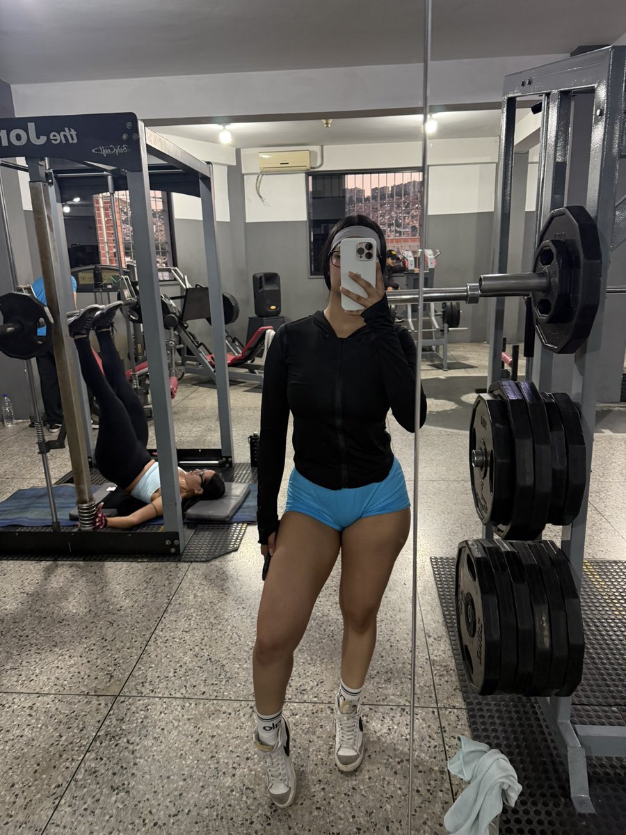 la Barbie pelinegra🦦 tweet media