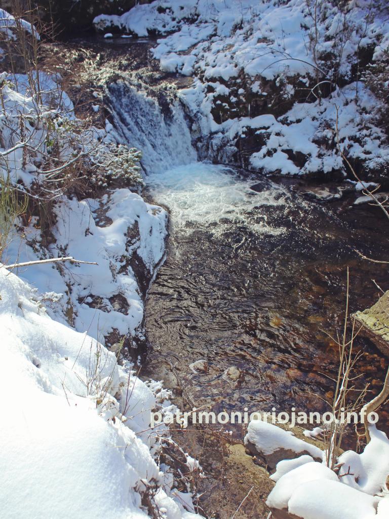 La blanca Rioja.
Cascadas de Puente Ra.
Parque Natural Sierra de Cebollera.
Villoslada de Cameros.
🤍❄️🏔️🏞️✨