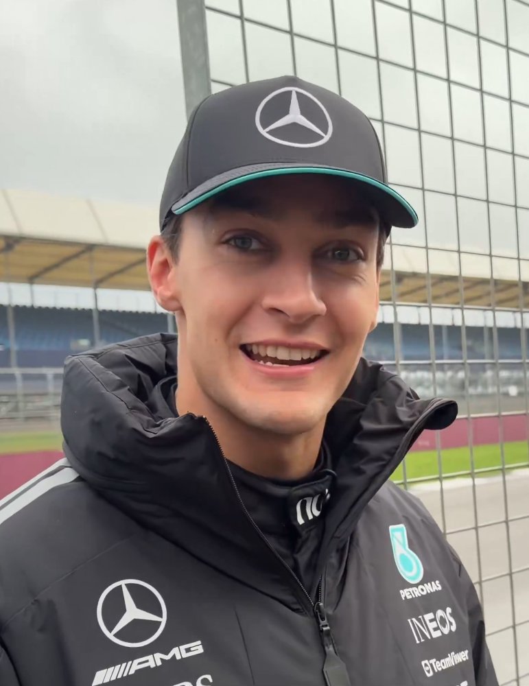 kayrussell63's tweet image. I CAN SEE IT THROUGH HIS EYES GUYS THAT IS A ROCKETSHIP