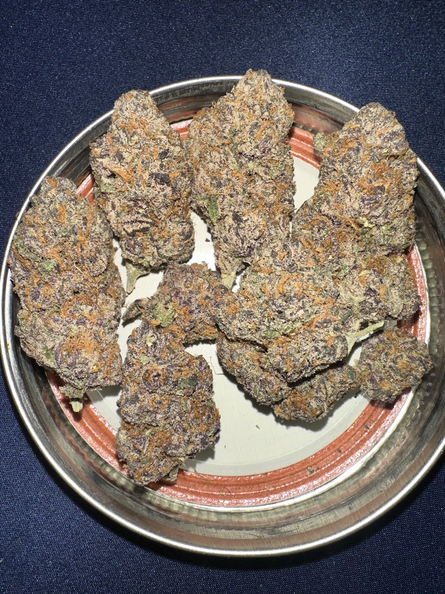 🚨 ‼️ GIVEAWAY TIME!!! ‼️ 🚨 
This round is for 7g of Gushers. 
Pretty reasonable batch honestly. All you gotta do is like this post, retweet, and make sure you’re following this account. 21+ only, shipped with hemp paperwork for safety. Winner will be chosen on Friday the 23rd