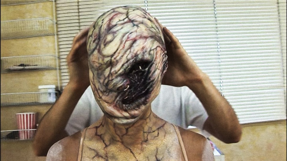 cinemetary's tweet image. behind the scenes of the nurses in SILENT HILL (2006)