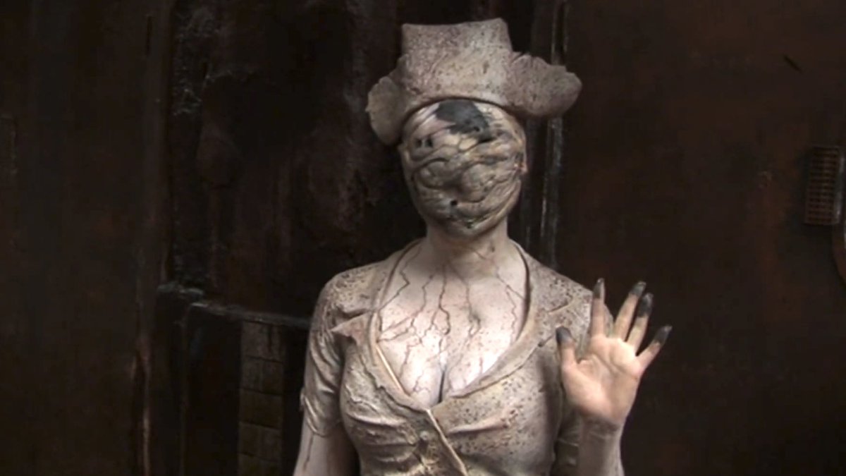 cinemetary's tweet image. behind the scenes of the nurses in SILENT HILL (2006)