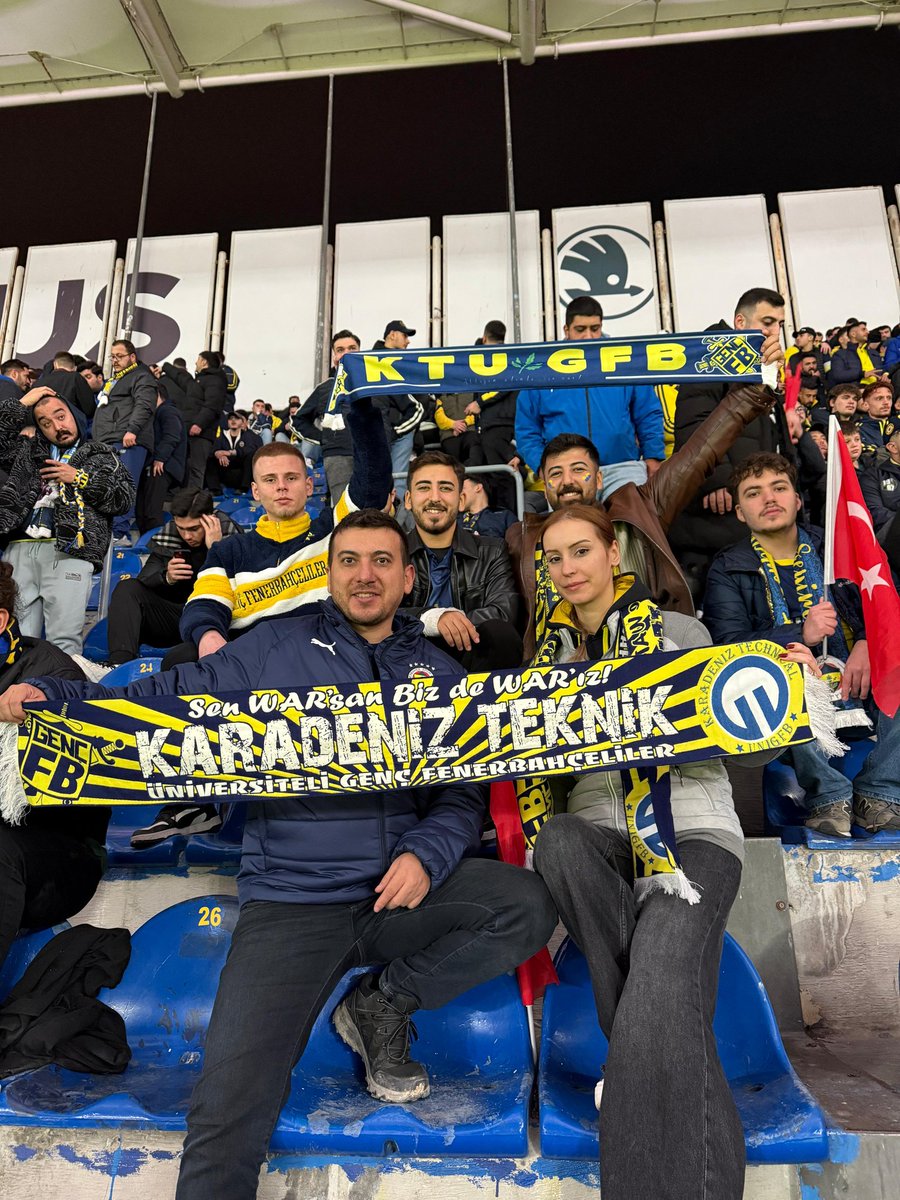 BERABER ISLANDIK YAĞAN YAĞMURDA!

FENERBAHÇEMİZİ aston villa karşısında yalnız bırakmadık.

#UNIGFB