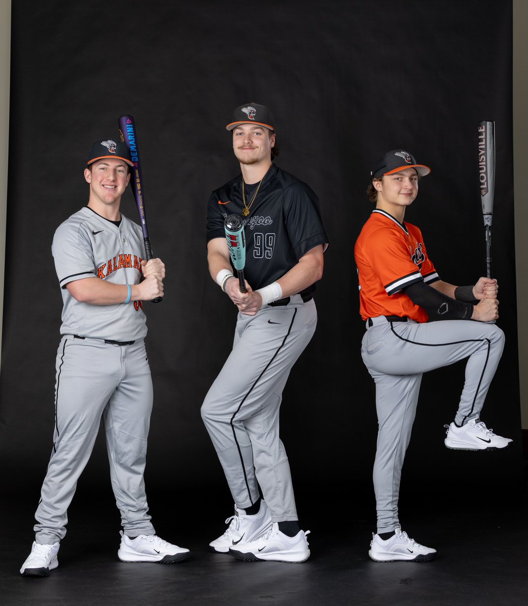 kzoobaseball's tweet image. A few of our favorites from media day. 🐝⚾️

#d3baseball