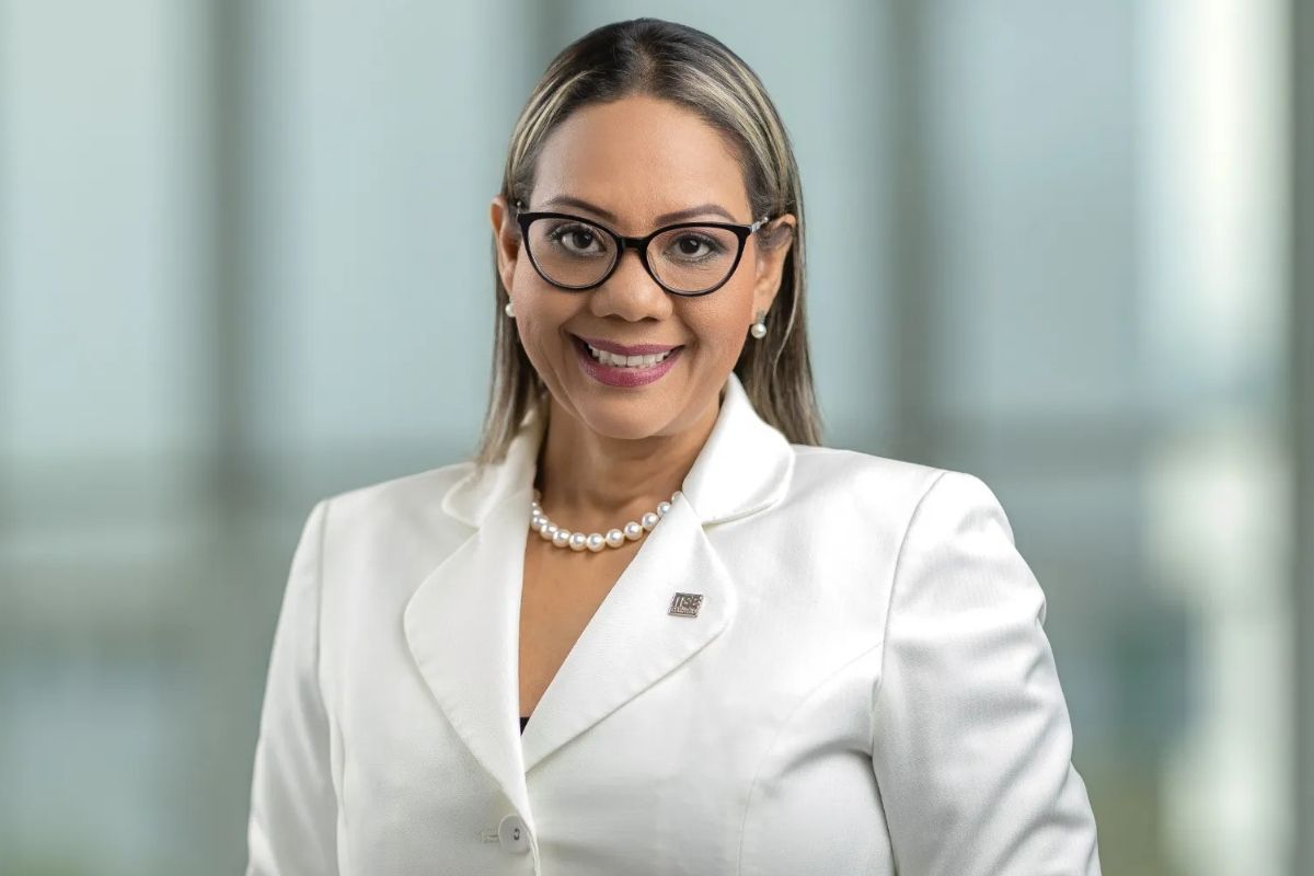 Milena Gómez, gerente educativa del (ITSE), presentó su renuncia irrevocable al cargo que ocupaba desde 2021, alegando la falta de certeza jurídica y una serie de decisiones que, a su criterio, comprometen la autonomía académica y administrativa de la institución.