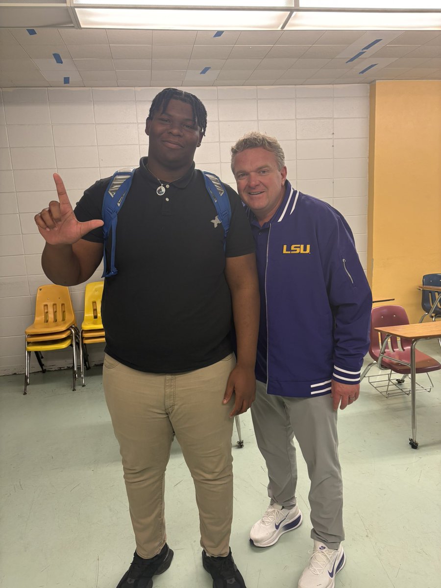 bigjaylen07's tweet photo. I really appreciate you for coming and visiting me coach https://t.co/E7oNP5ntIa