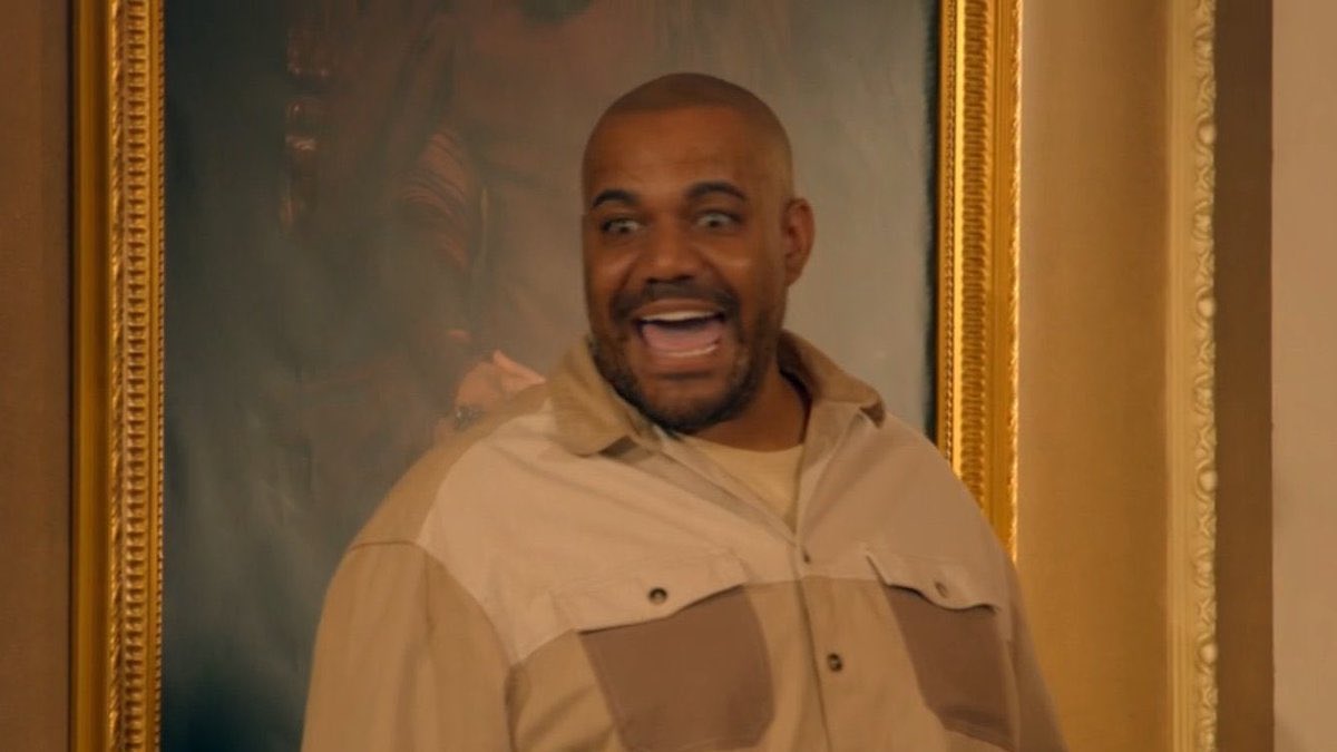 James being sick, collapsing in a bush, Faraaz running round like a mountain goat. No note just cinematic  #TheTraitorsUK #TheTraitors